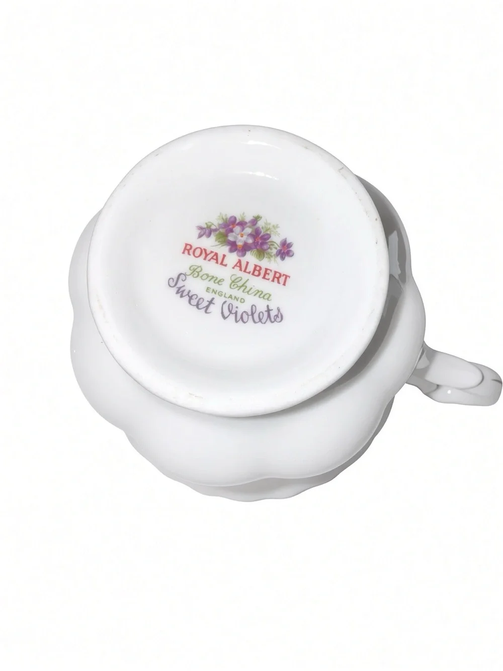 ROYAL ALBERT Sweet Violets Bone China Teacup & Saucer – England